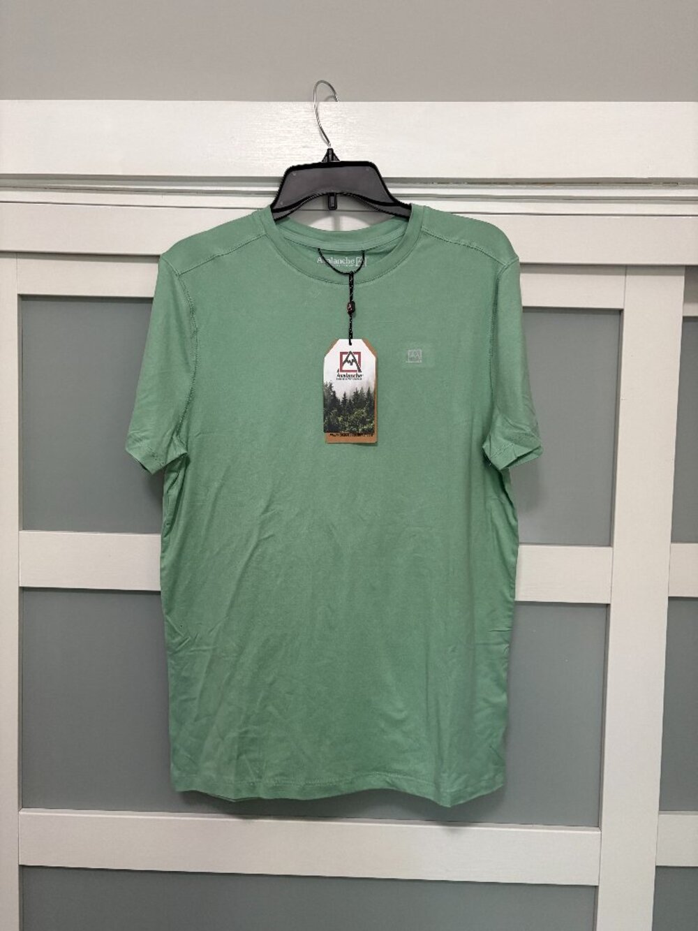 Avalanche Outdoor Shirt T-Shirt CAM237G  Green sz Med M NWT NEW  Stretch Soft